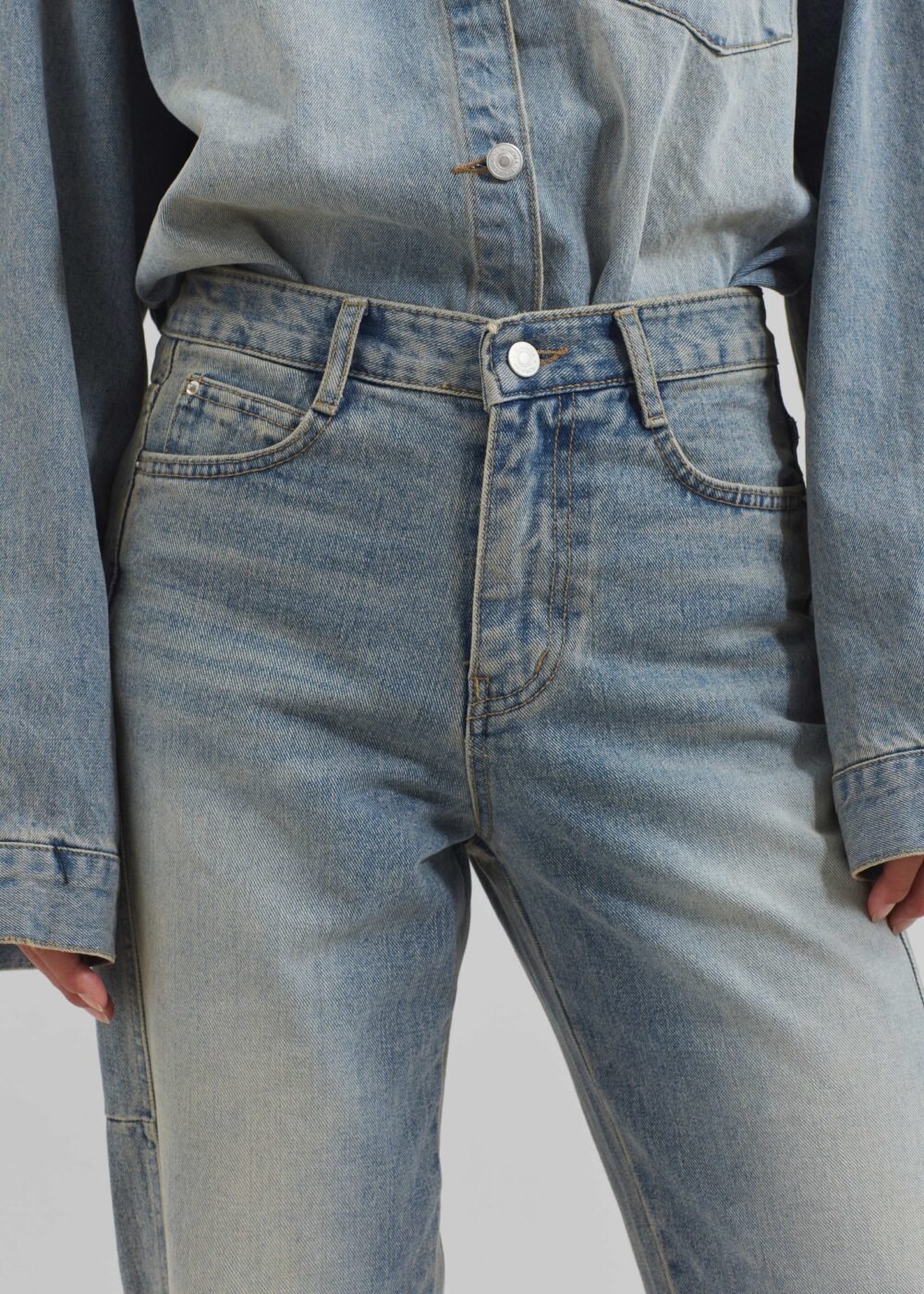 Jeans - Light Wash - Image 4